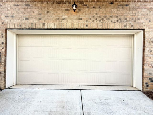 9431 Ainslie Downs Street, Charlotte, NC 28273