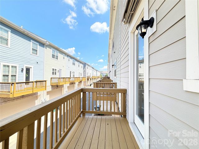 9431 Ainslie Downs Street, Charlotte, NC 28273