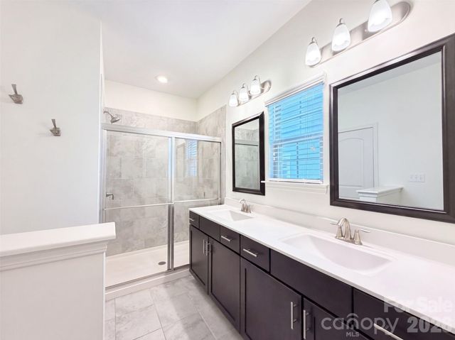 9431 Ainslie Downs Street, Charlotte, NC 28273