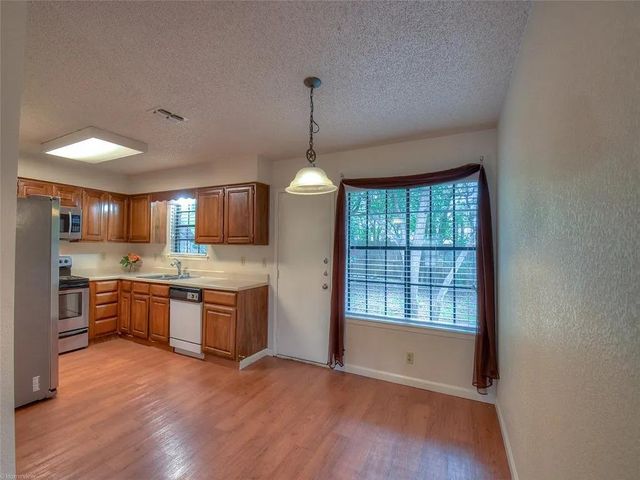 601 Algerita DR B, Georgetown, TX 78628