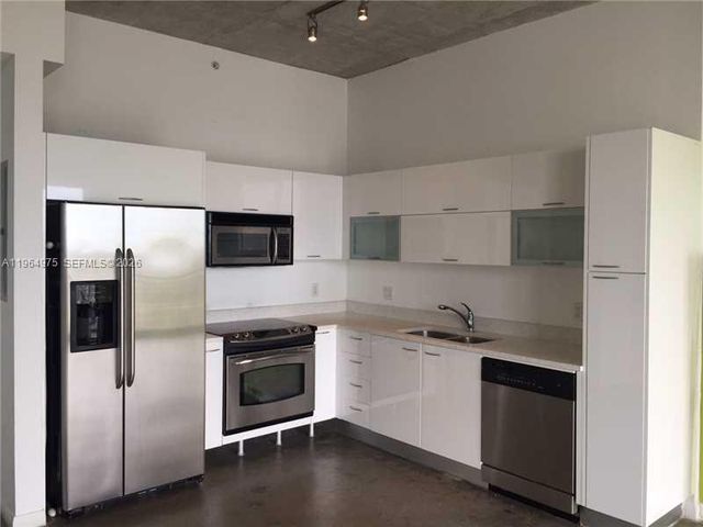 133 NE 2 AV 3117, Miami, FL 33132