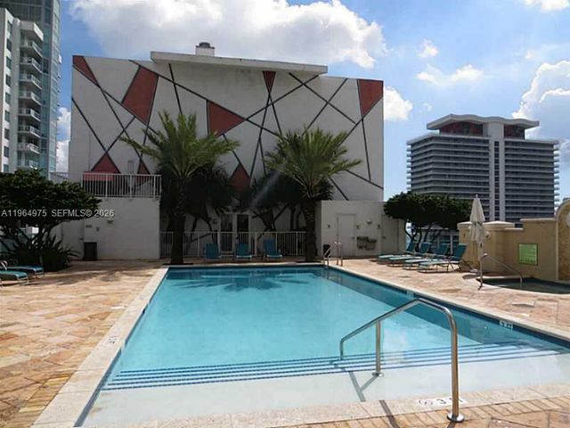 133 NE 2 AV 3117, Miami, FL 33132