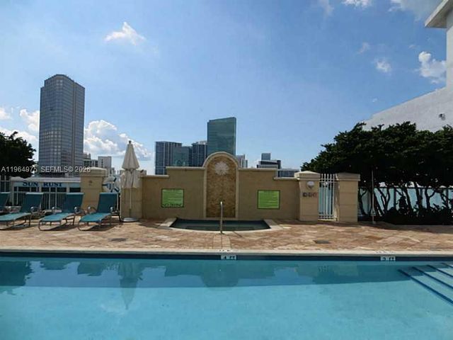 133 NE 2 AV 3117, Miami, FL 33132