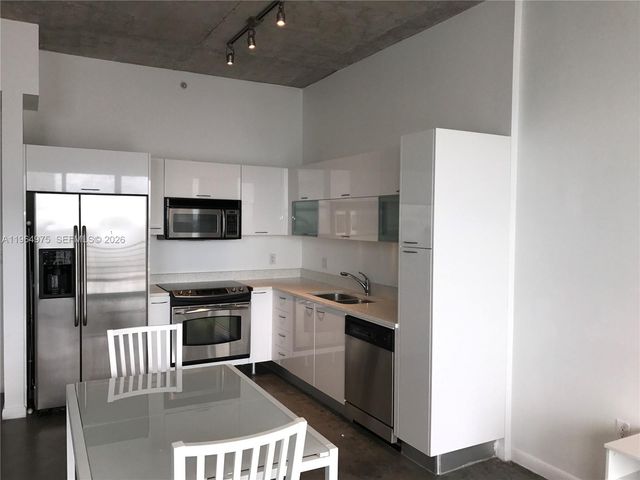 133 NE 2 AV 3117, Miami, FL 33132