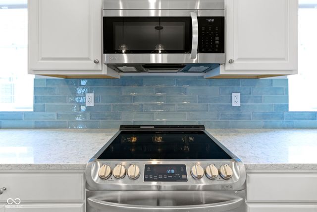 1904 Ponsonby Drive, Westfield, IN 46074