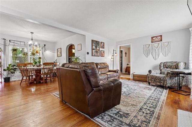 111 Northview Drive, Excelsior Springs, MO 64024