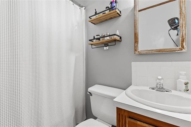 111 Northview Drive, Excelsior Springs, MO 64024