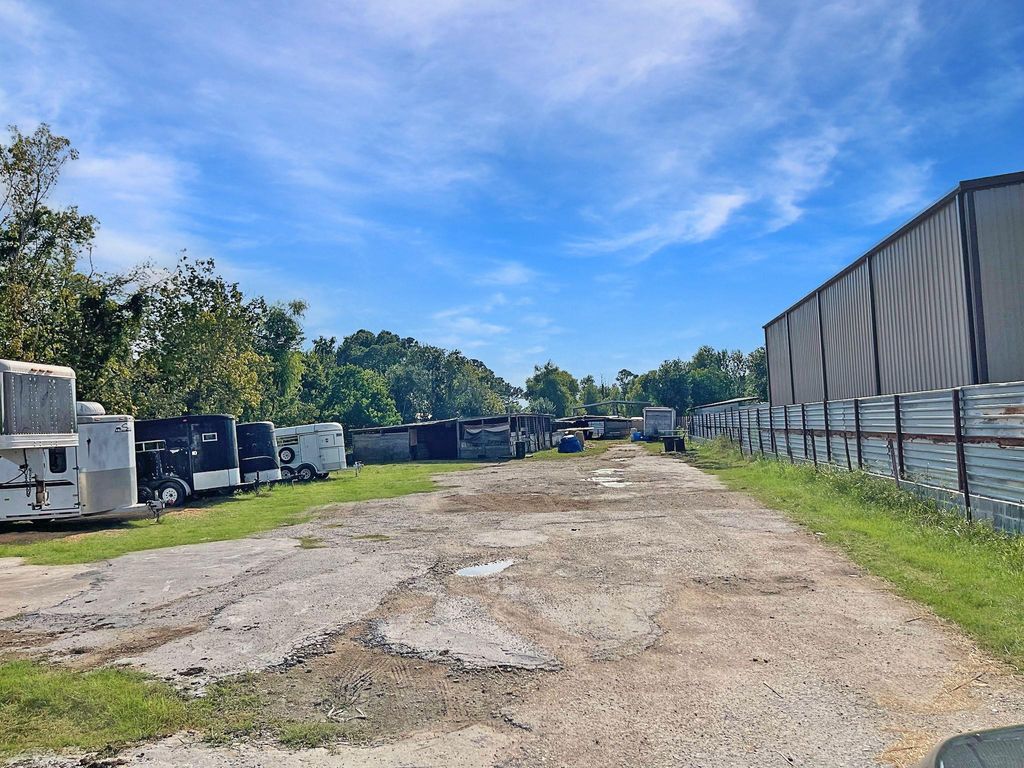 12623 Ann Louise Road, Houston, TX 77086