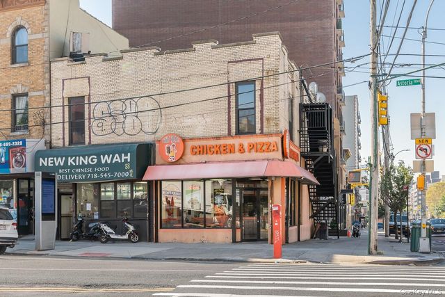 27-01 21 Street 2nd Floor, Astoria, NY 11102