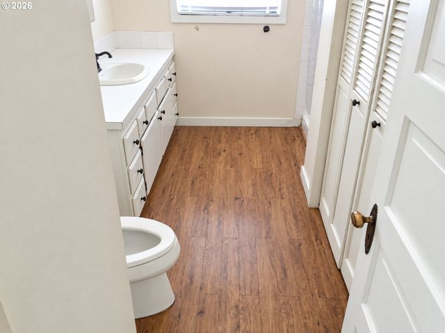 2246 Nw GLISAN St, Portland, OR 97210