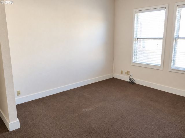 2246 Nw GLISAN St, Portland, OR 97210