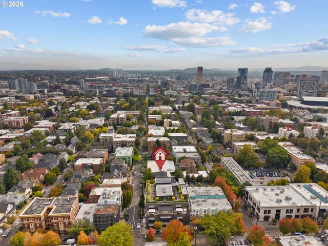 2246 Nw GLISAN St, Portland, OR 97210