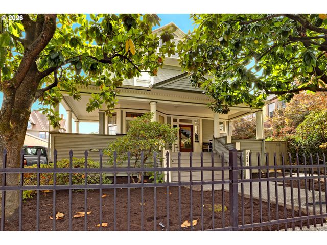 2246 Nw GLISAN St, Portland, OR 97210