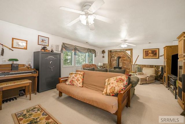 438 S 900 W, Blackfoot, ID 83221