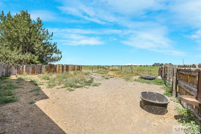 438 S 900 W, Blackfoot, ID 83221