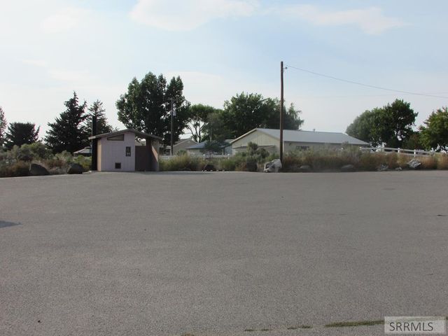 438 S 900 W, Blackfoot, ID 83221