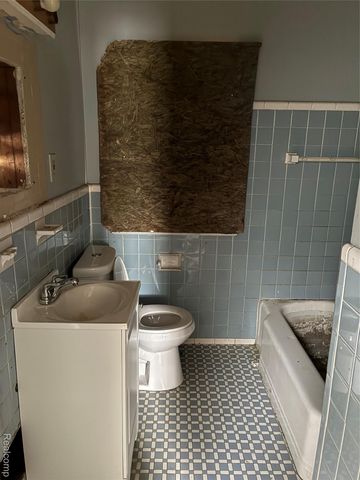 16011 Tacoma Street, Detroit, MI 48205