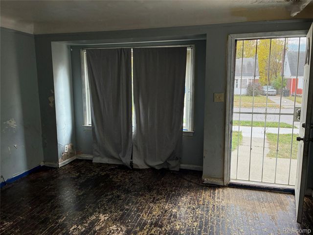 16011 Tacoma Street, Detroit, MI 48205