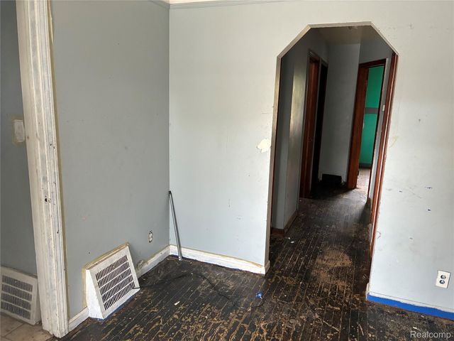 16011 Tacoma Street, Detroit, MI 48205