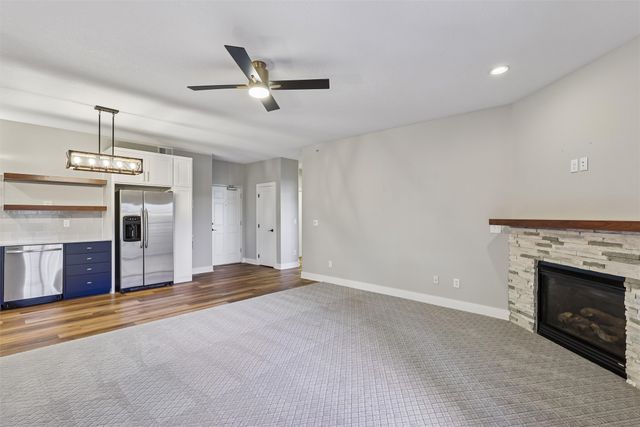 6255 Beechtree Drive 3107, West Des Moines, IA 50266