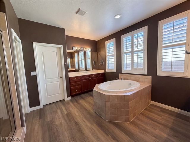 6504 Gilded Flicker Street, North Las Vegas, NV 89084