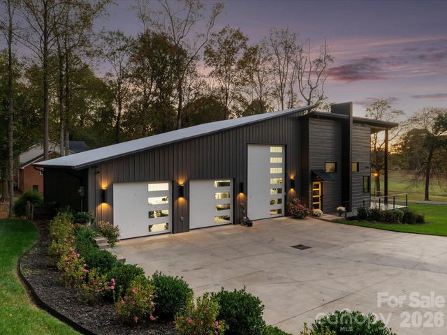 438 Country Club Acres Drive, Shelby, NC 28150