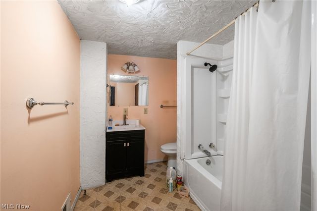 1161 7th Avenue, Akron, OH 44306