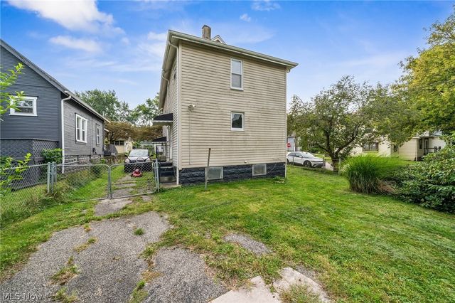 1161 7th Avenue, Akron, OH 44306