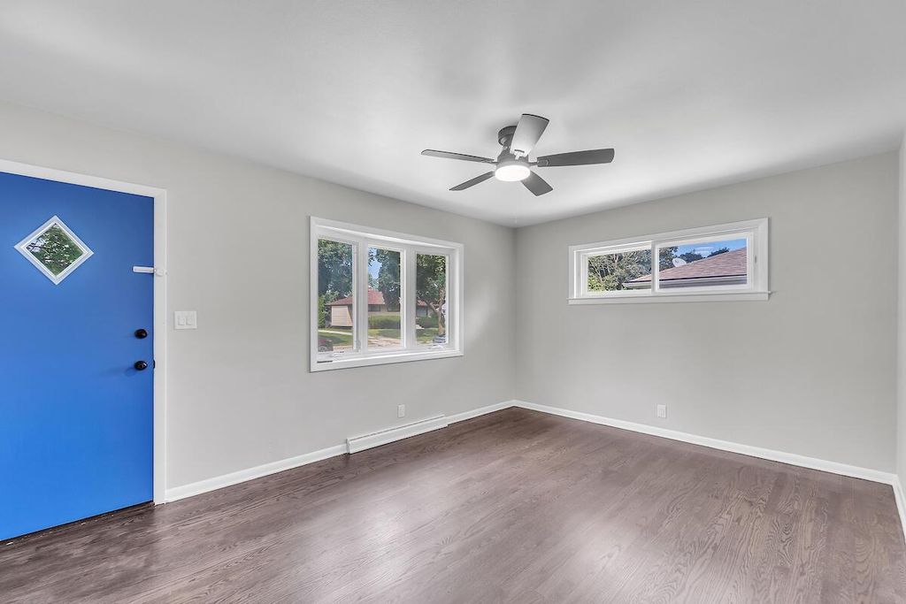 8919 W Custer AVENUE, Milwaukee, WI 53225