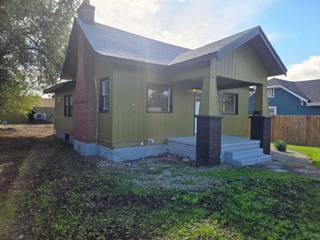 2208 E Sharp Ave, Spokane, WA 99202