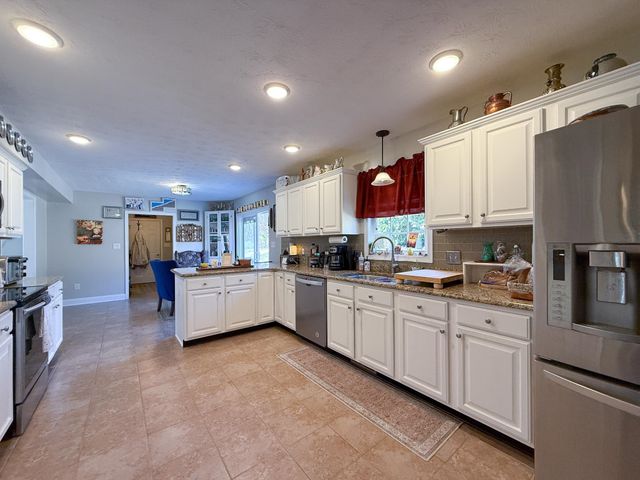 35 DEVONSHIRE CT, Fishersville, VA 22939