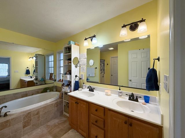 35 DEVONSHIRE CT, Fishersville, VA 22939