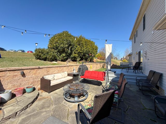 35 DEVONSHIRE CT, Fishersville, VA 22939