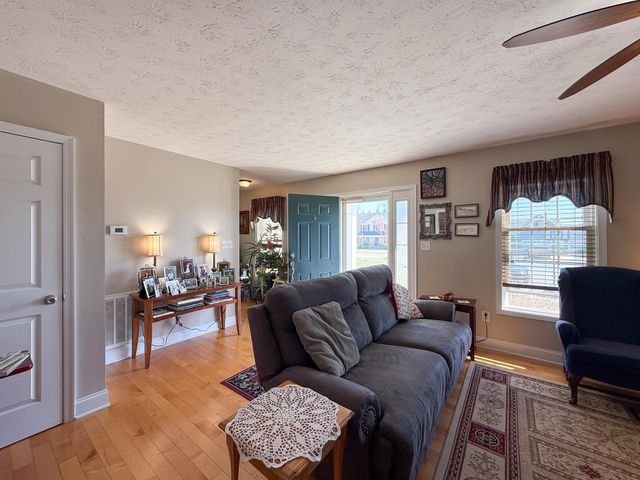 35 DEVONSHIRE CT, Fishersville, VA 22939