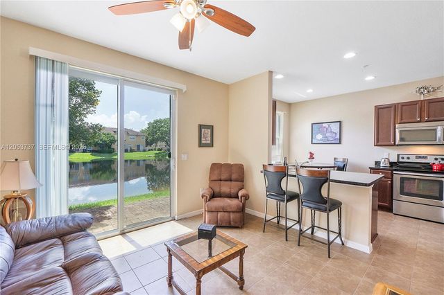 2851 W Prospect Rd 1307, Tamarac, FL 33309