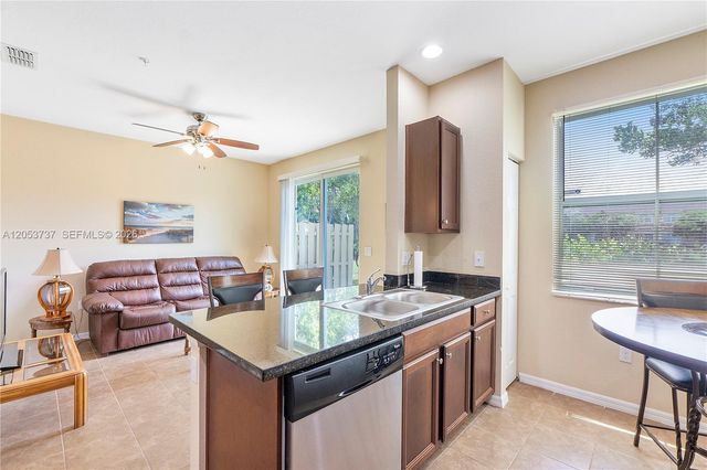 2851 W Prospect Rd 1307, Tamarac, FL 33309