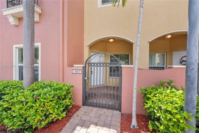 2851 W Prospect Rd 1307, Tamarac, FL 33309