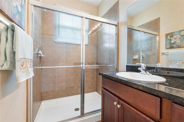 2851 W Prospect Rd 1307, Tamarac, FL 33309