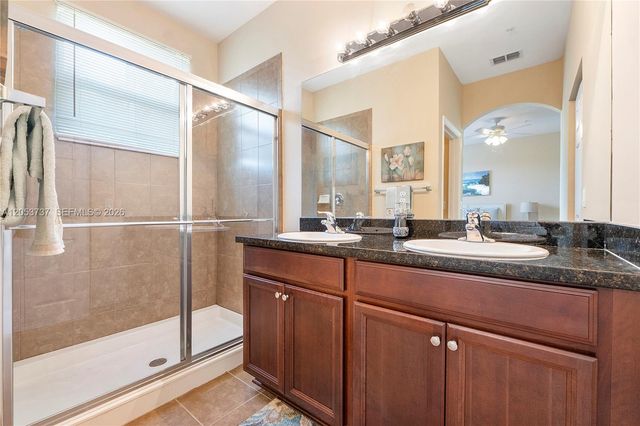 2851 W Prospect Rd 1307, Tamarac, FL 33309