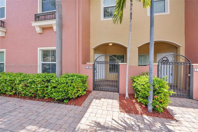 2851 W Prospect Rd 1307, Tamarac, FL 33309