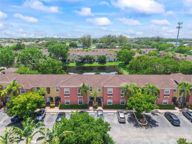 2851 W Prospect Rd 1307, Tamarac, FL 33309