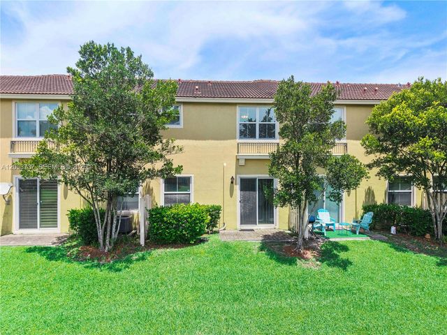 2851 W Prospect Rd 1307, Tamarac, FL 33309