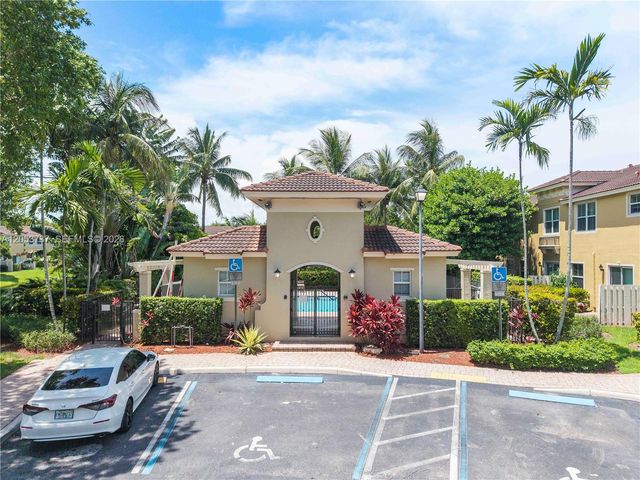 2851 W Prospect Rd 1307, Tamarac, FL 33309