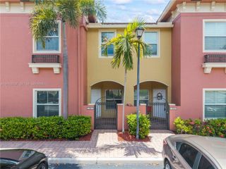 2851 W Prospect Rd 1307, Tamarac, FL 33309