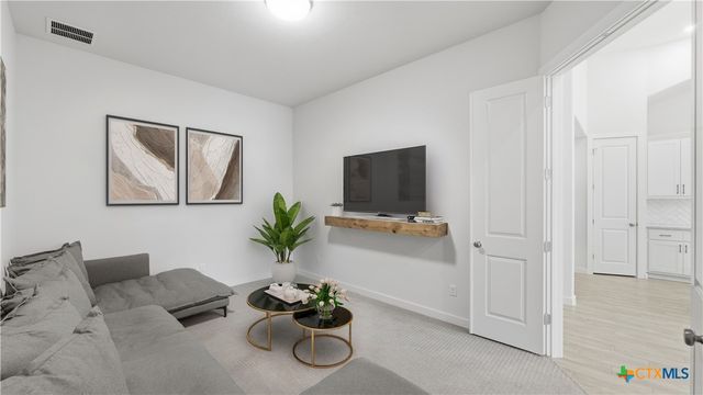 1323 Academy Oaks Drive, San Marcos, TX 78666