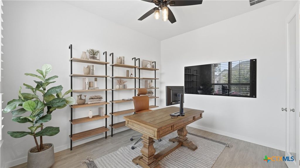 Image 21 of property listing at 1323 Academy Oaks Drive, San Marcos, TX 78666