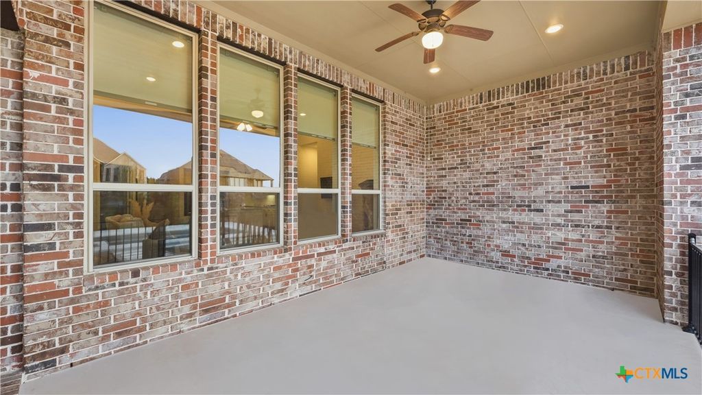Image 37 of property listing at 1323 Academy Oaks Drive, San Marcos, TX 78666