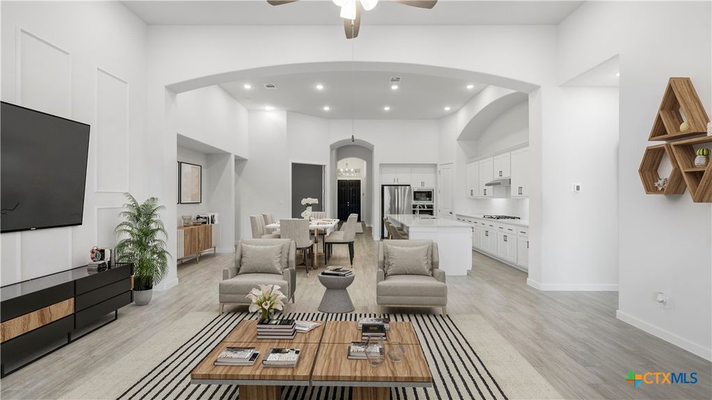 Image 4 of property listing at 1323 Academy Oaks Drive, San Marcos, TX 78666