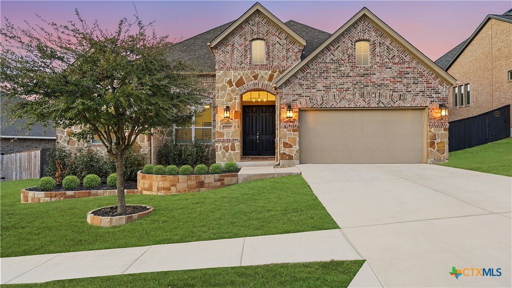 Image 41 of property listing at 1323 Academy Oaks Drive, San Marcos, TX 78666