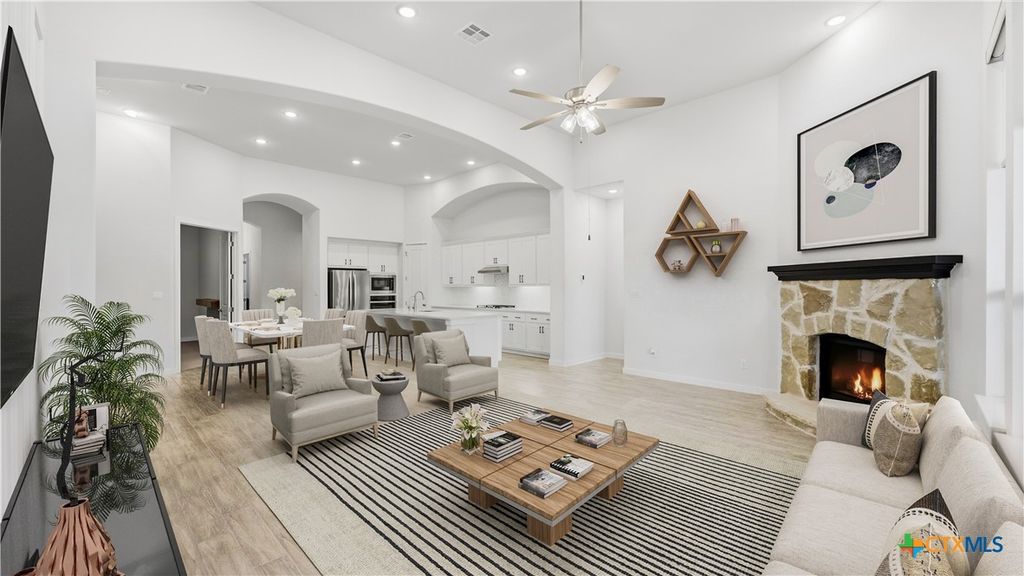 Image 5 of property listing at 1323 Academy Oaks Drive, San Marcos, TX 78666